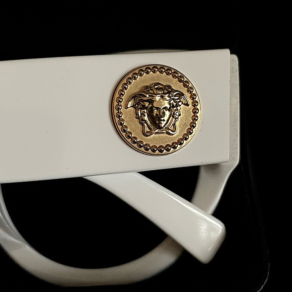White Versace sunglasses - Picture 3 of 4